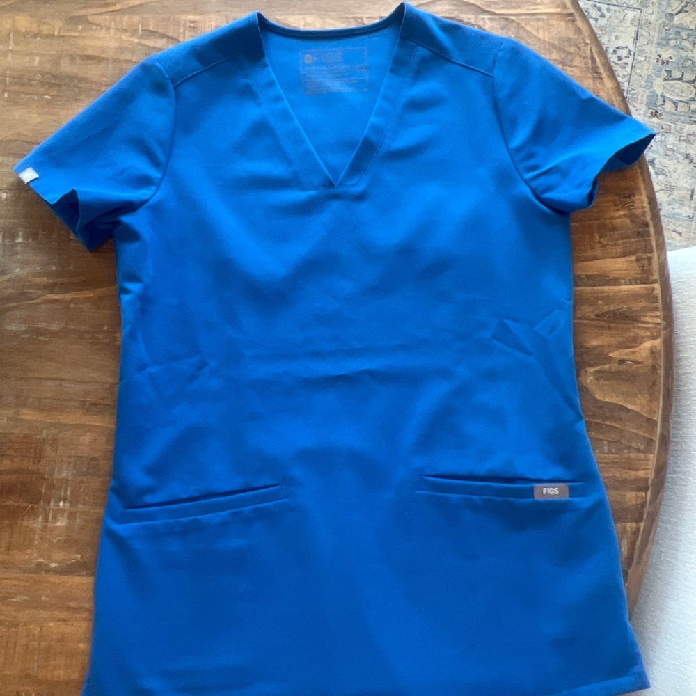 FIGS Casma 3-pocket scrub top